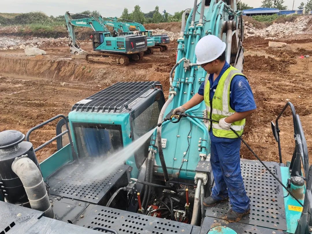 品质九州ku酷游，，专心折务！！九州ku酷游智能挖掘机2023年服务万里行正式出征