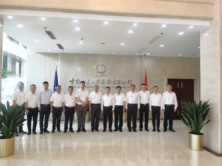 深化相助、共创绚烂！！！何清华带队造访中土集团