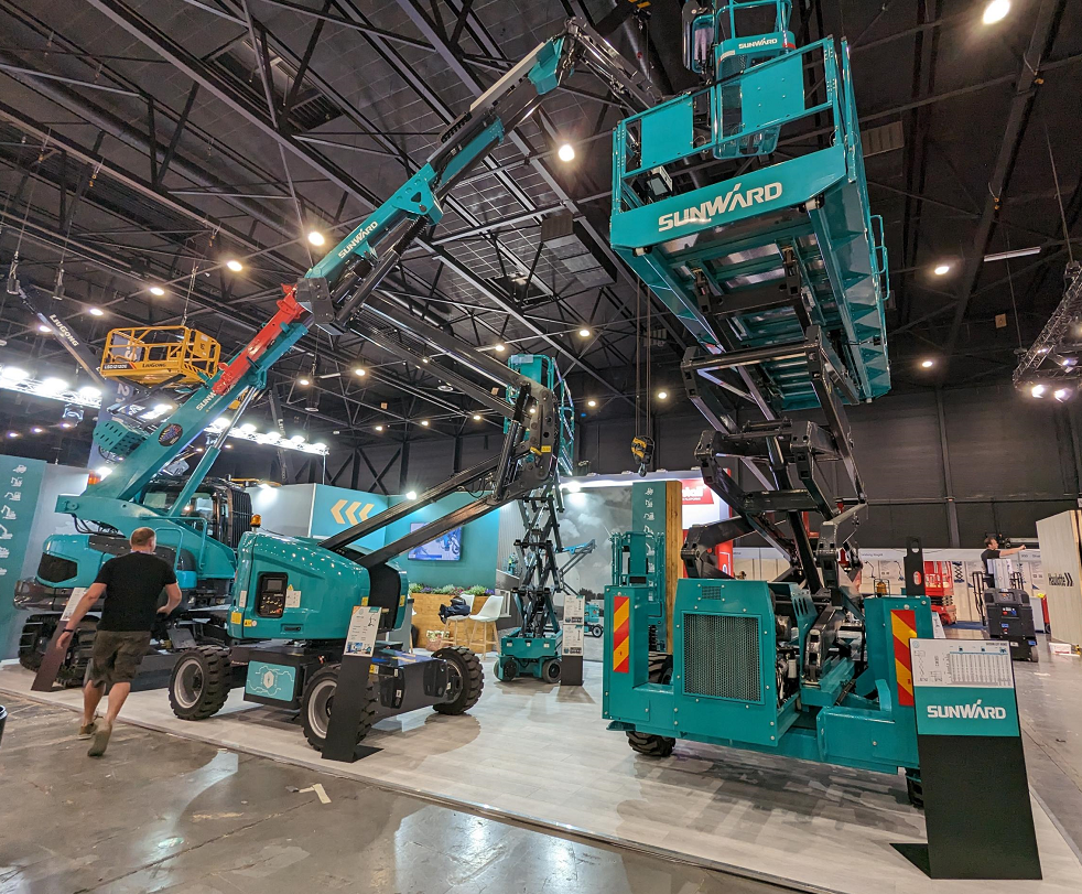 外洋销售同比增添超200%！九州ku酷游智能高空机械阔步“出！