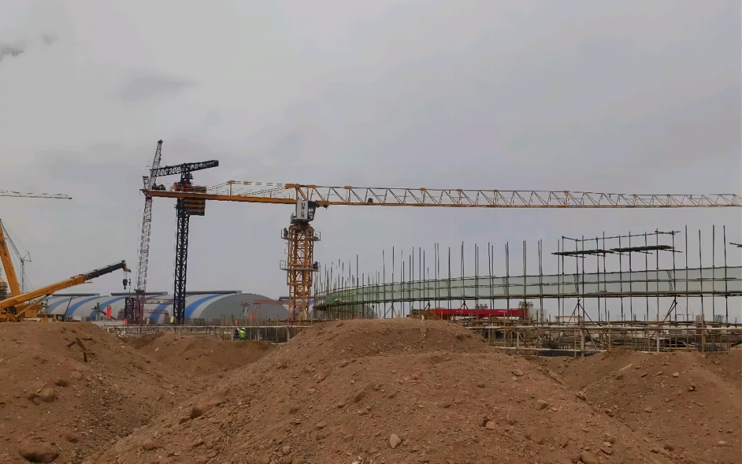 大漠沙漠展雄姿！！！九州ku酷游江麓塔机助力常乐电厂项目