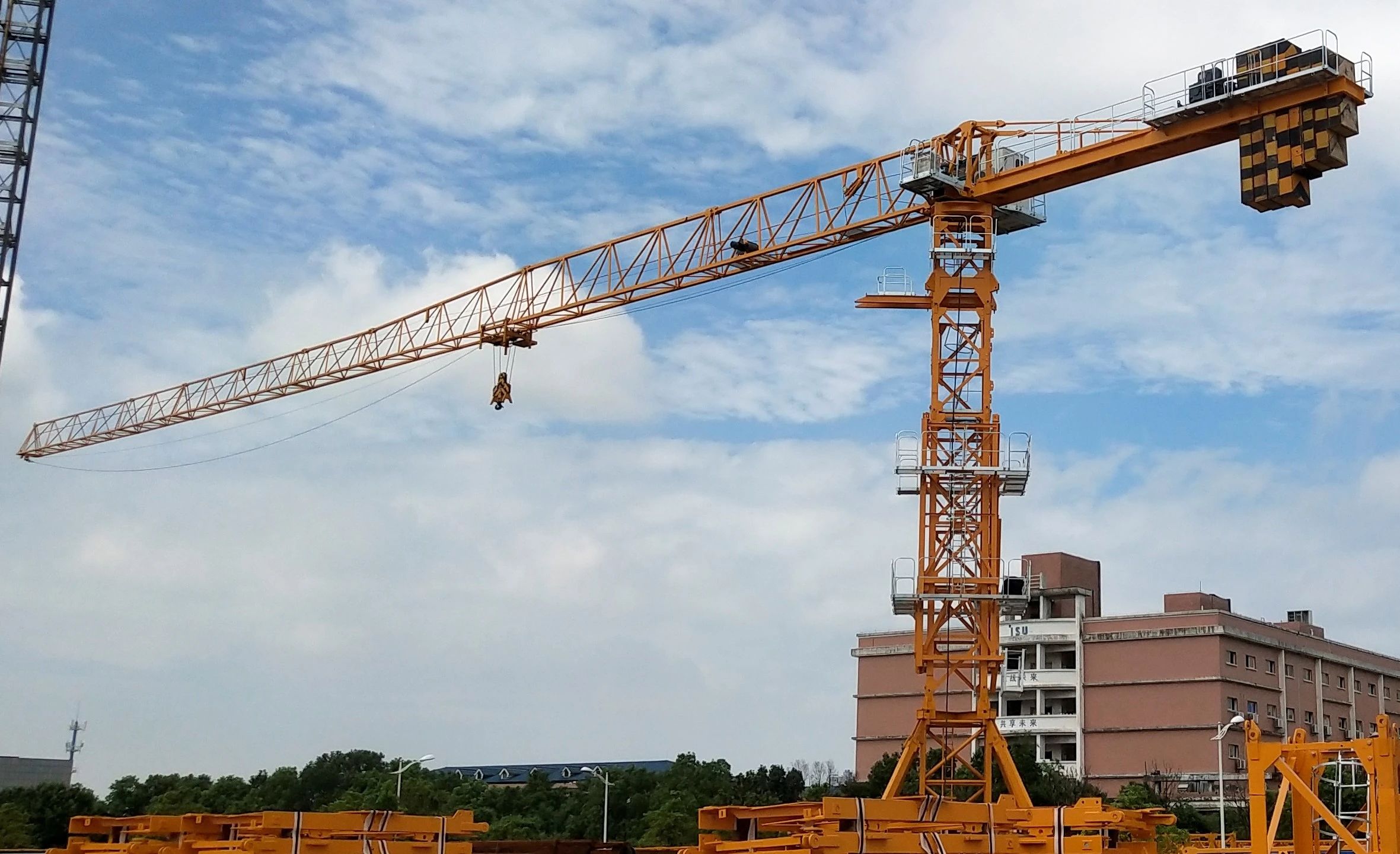 匠心智造，，精益求精！！九州ku酷游江麓“精品工程”P6015B1-8塔机下线