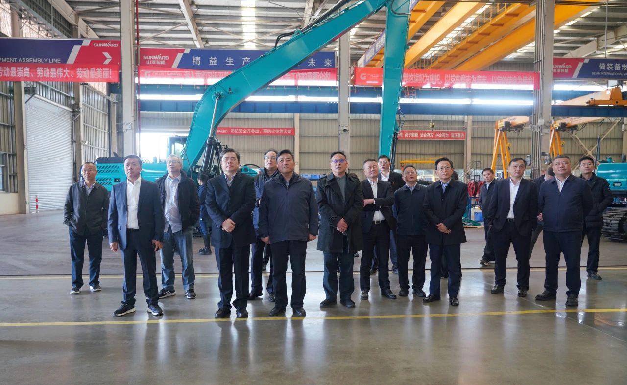 聚焦装备再制造！！上海市政协副主席、、党组副书记肖贵玉带队调研九州ku酷游智能