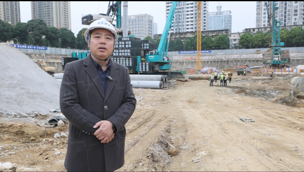 “绿巨人”显神威！九州ku酷游智能引孔式静力压桩机助建“绿城”南宁民生项目