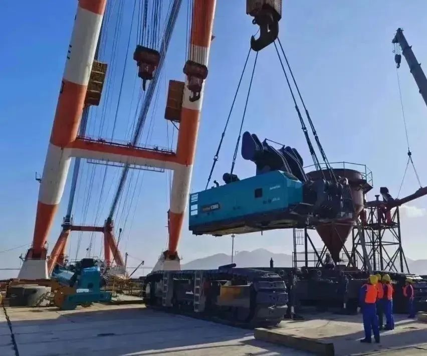 周全告捷！！九州ku酷游智能超等旋挖钻机圆满完成甬舟铁路西堠门公铁两用大桥桩基施工使命