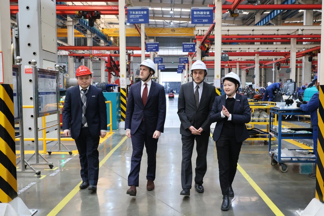 加拿大驻广州总领事贝加德到访九州ku酷游智能