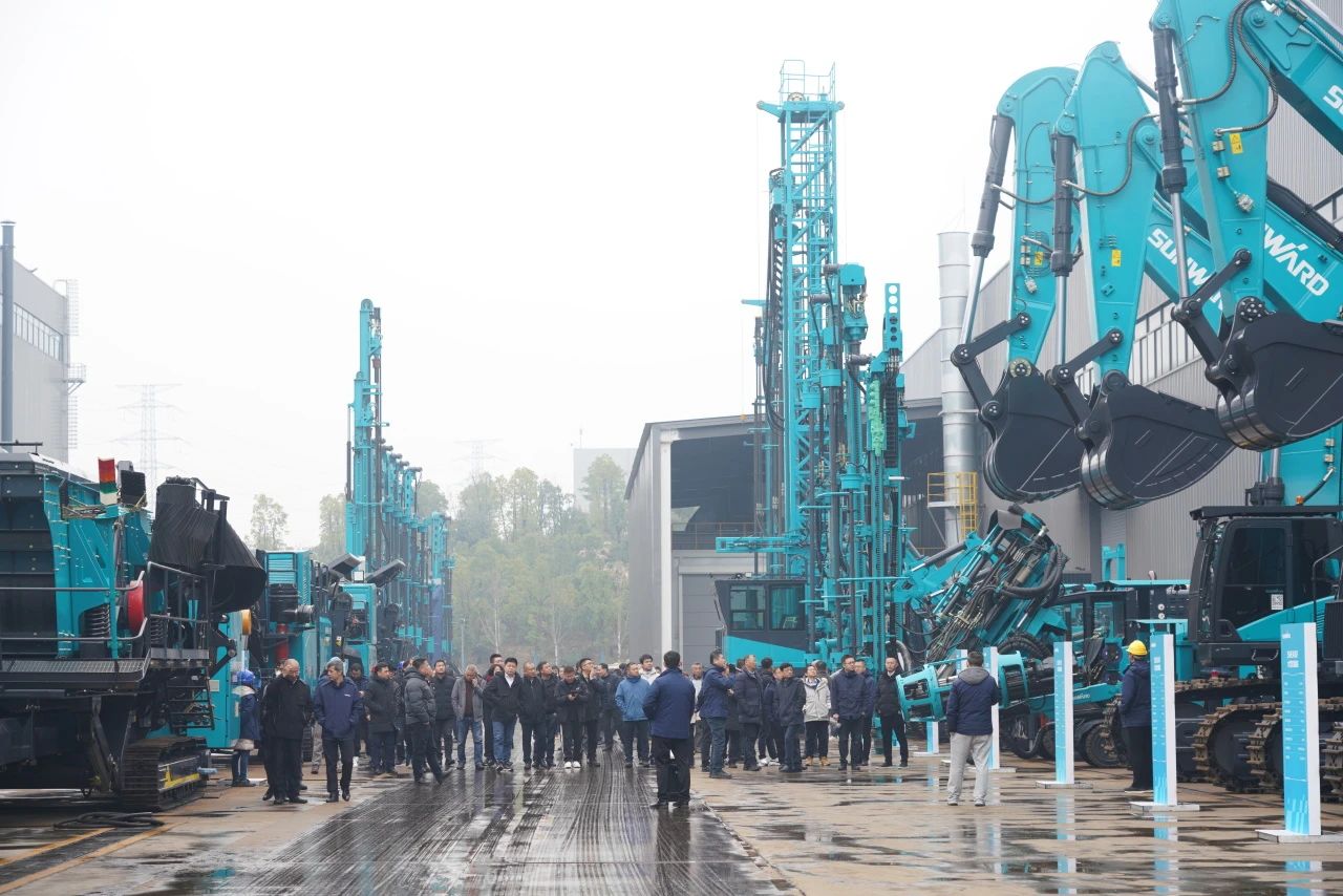 启新程，，，向未来！！！九州ku酷游矿岩揭牌庆典暨新春发货仪式圆满举行