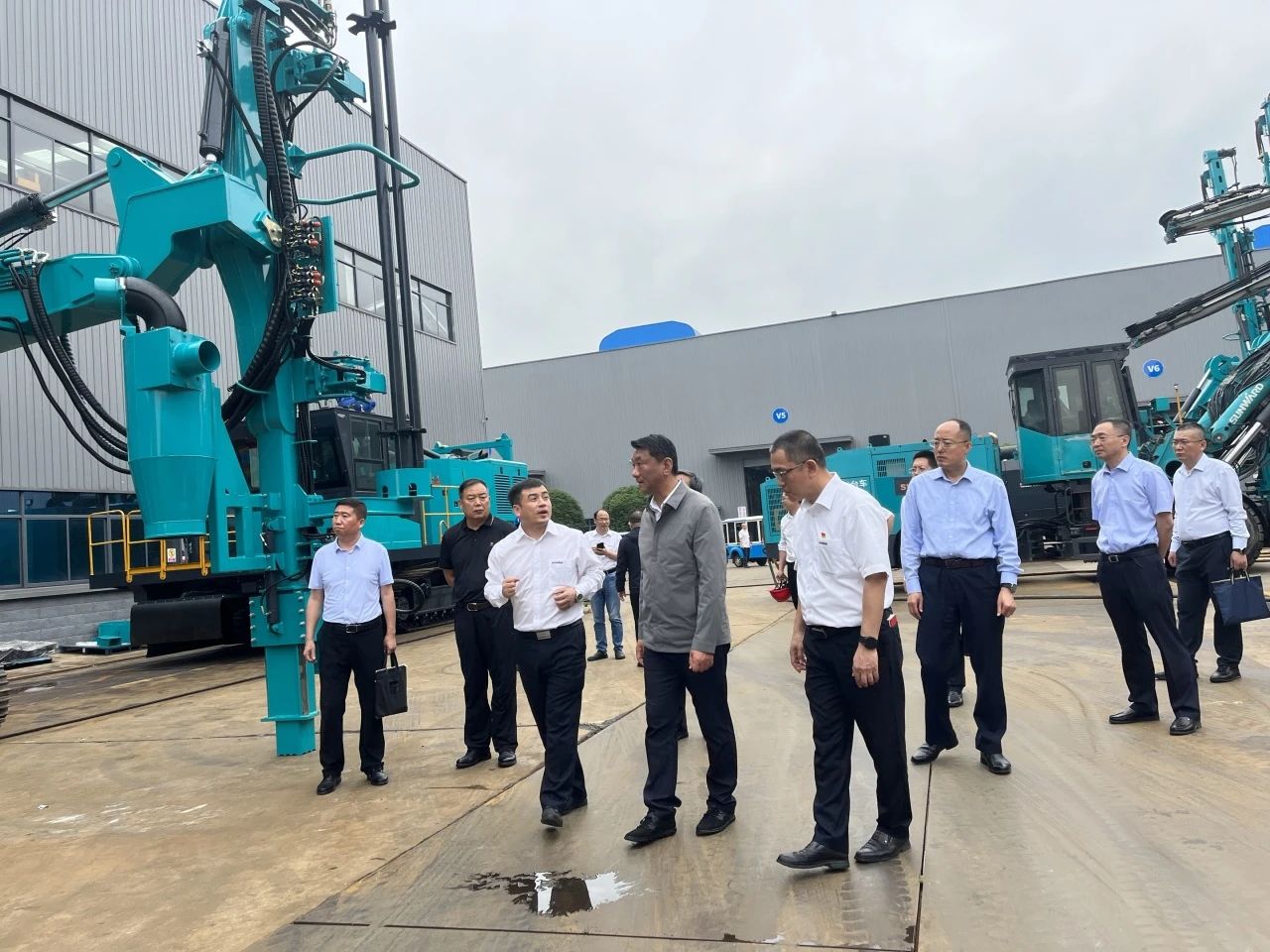 中煤平朔党委书记、、、董事长陈建一行调研九州ku酷游智能