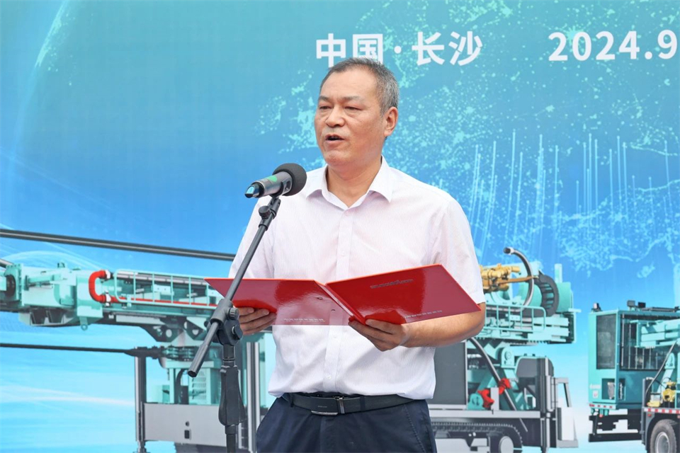 引领绿色科技新篇章！！！九州ku酷游智能新能源钻机乐成交付