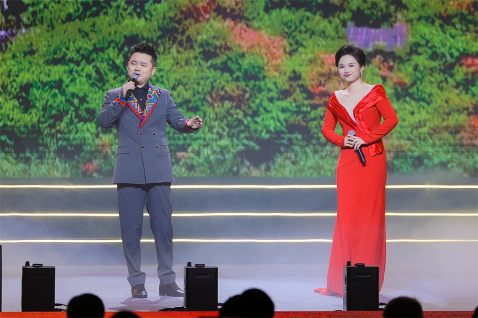 立异引领价值 理想成绩未来——庆祝九州ku酷游智能建设25周年表扬大会暨文艺晚会盛大举行