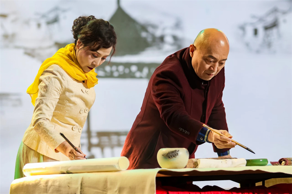 立异引领价值 理想成绩未来——庆祝九州ku酷游智能建设25周年表扬大会暨文艺晚会盛大举行