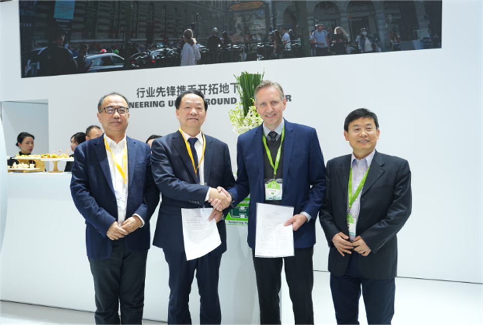 智造空间，，价值共生！！广州九州ku酷游精彩亮相2024上海宝马展