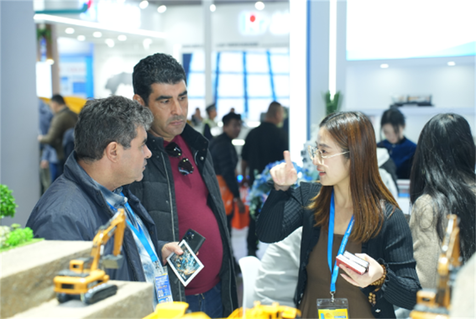 智造空间，，价值共生！！广州九州ku酷游精彩亮相2024上海宝马展