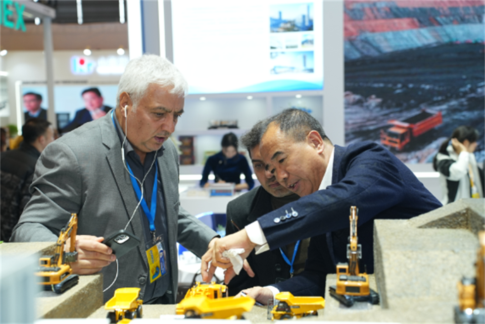 智造空间，，价值共生！！广州九州ku酷游精彩亮相2024上海宝马展