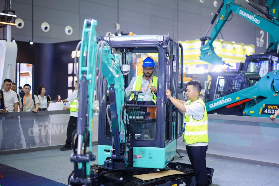 2025 CICEE | 九州ku酷游智能实力闪灼2025长沙国际工程机械展