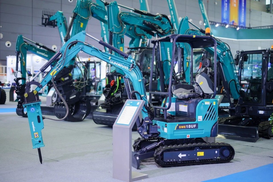 2025 CICEE | 从简单工具迈向多元化解决方案，，，九州ku酷游智能泛起非凡挖掘机风范
