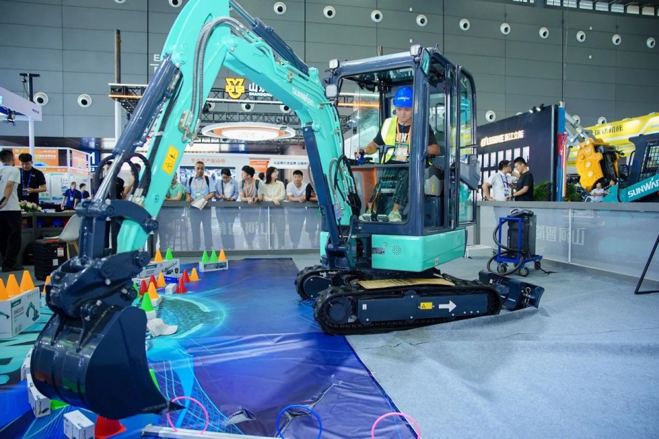 2025 CICEE | 从简单工具迈向多元化解决方案，，，九州ku酷游智能泛起非凡挖掘机风范