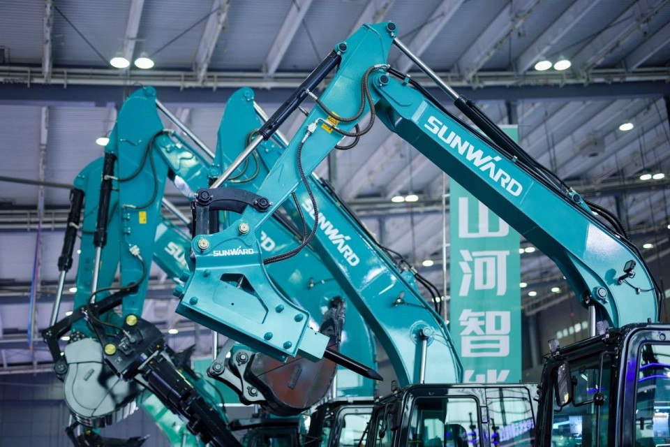 2025 CICEE | 从简单工具迈向多元化解决方案，，，九州ku酷游智能泛起非凡挖掘机风范