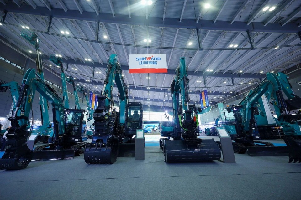2025 CICEE | 从简单工具迈向多元化解决方案，，，九州ku酷游智能泛起非凡挖掘机风范