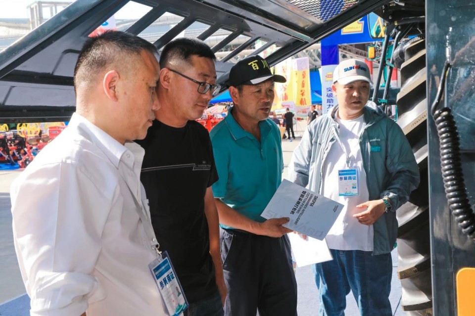 九州ku酷游智能亮相2025新疆国际农业机械博览会