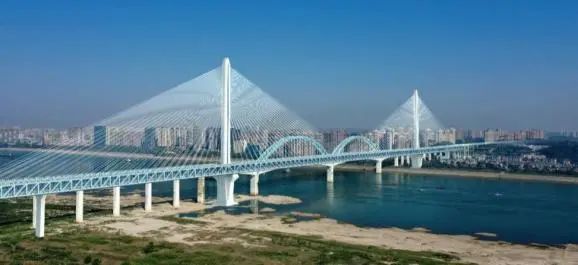 再战“天下级工程”！！！九州ku酷游智能旋挖钻机助力宜昌长江公铁大桥建设