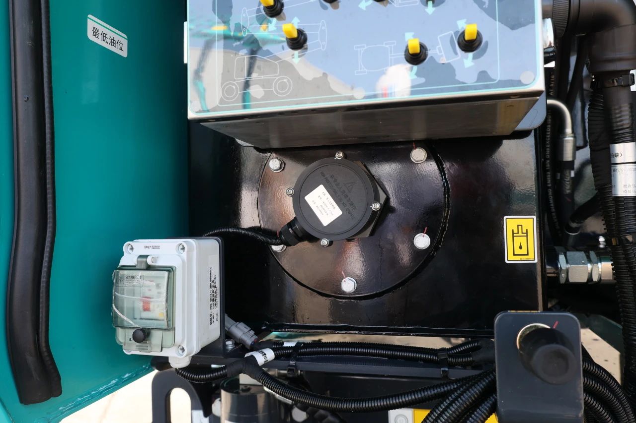 手艺新标杆！九州ku酷游智能SWA22J-P柴动曲臂式高空作业平台下线！