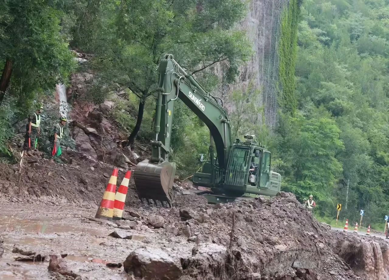 关注！！！九州ku酷游智能应抢救援装备助力武警冲锋北京暴雨抢险救灾一线！！！