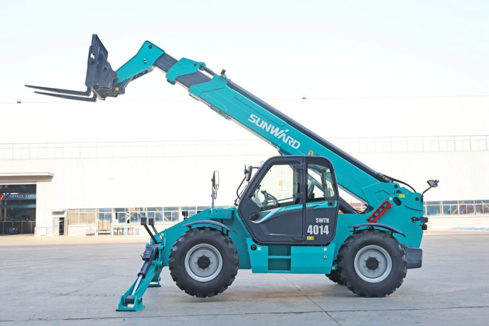 高端机型“双箭齐发”！九州ku酷游智能两款伸缩臂叉装车乐成下线